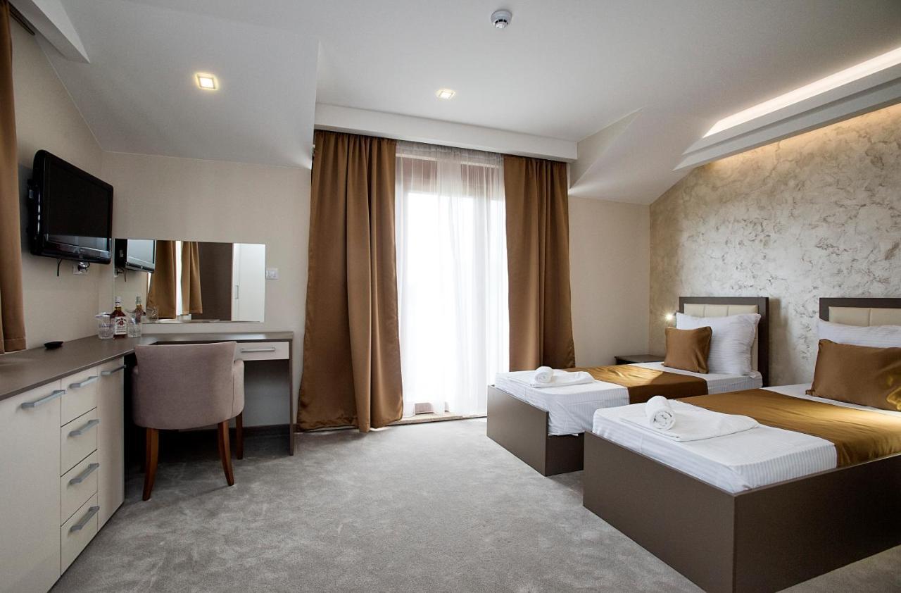 Hotel Fobra Podgorica Ngoại thất bức ảnh